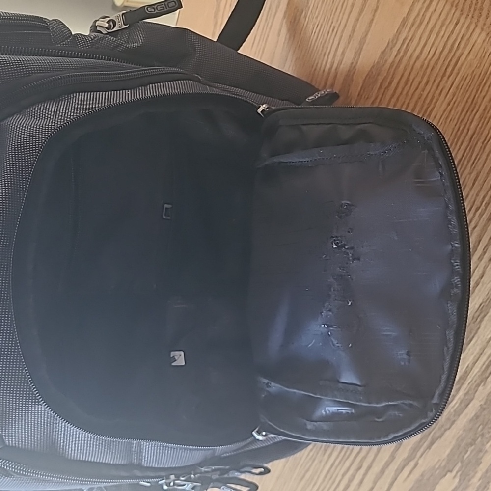 OGIO Black And Gray Surge Rss Backpack - Picture 3 of 8